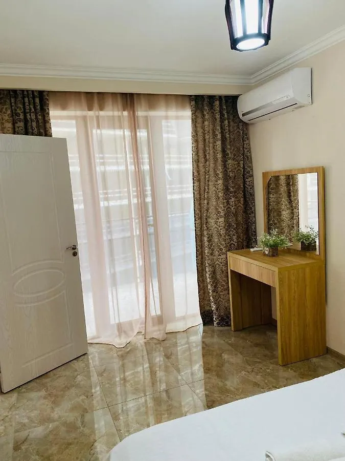 Sea View Rooms In Batumi 0*,